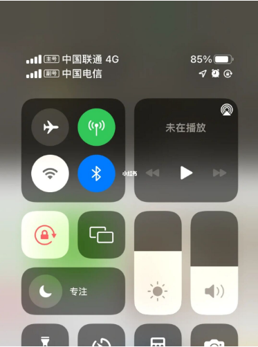 平凉苹果手机维修分享iPhone双卡信号解决办法 