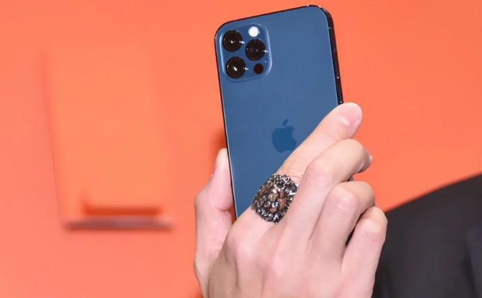 平凉苹果手机维修分享iPhone12系列重启方法教程 