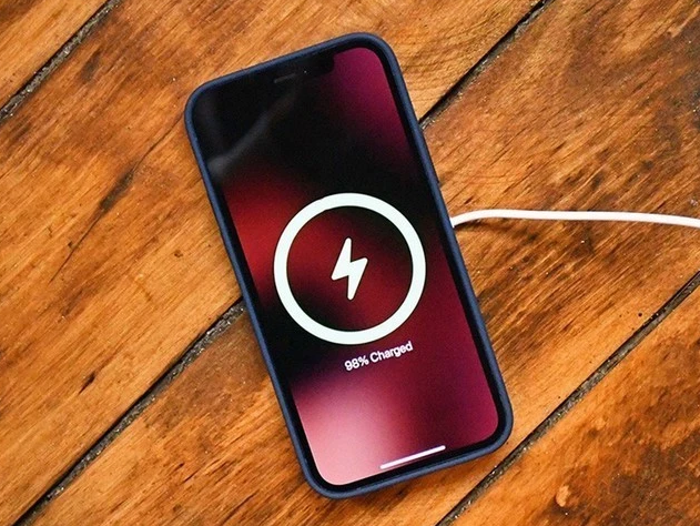 平凉苹果手机维修分享iPhone 12可以随便充电吗 